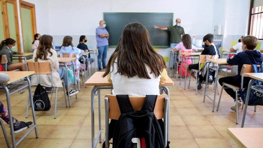 151 uczniow porzuca szkole na wyspach kanaryjskich co jest siodmym najgorszym wynikiem w hiszpanii