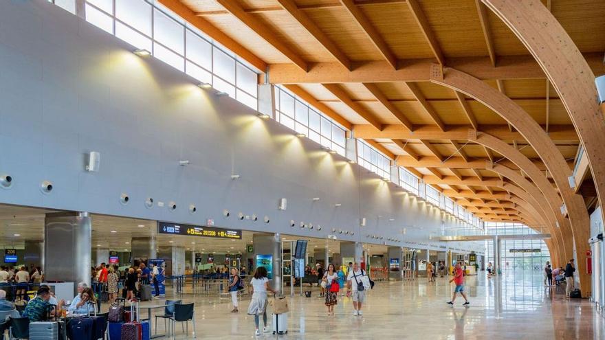 nowy terminal na lotnisku reina sofia