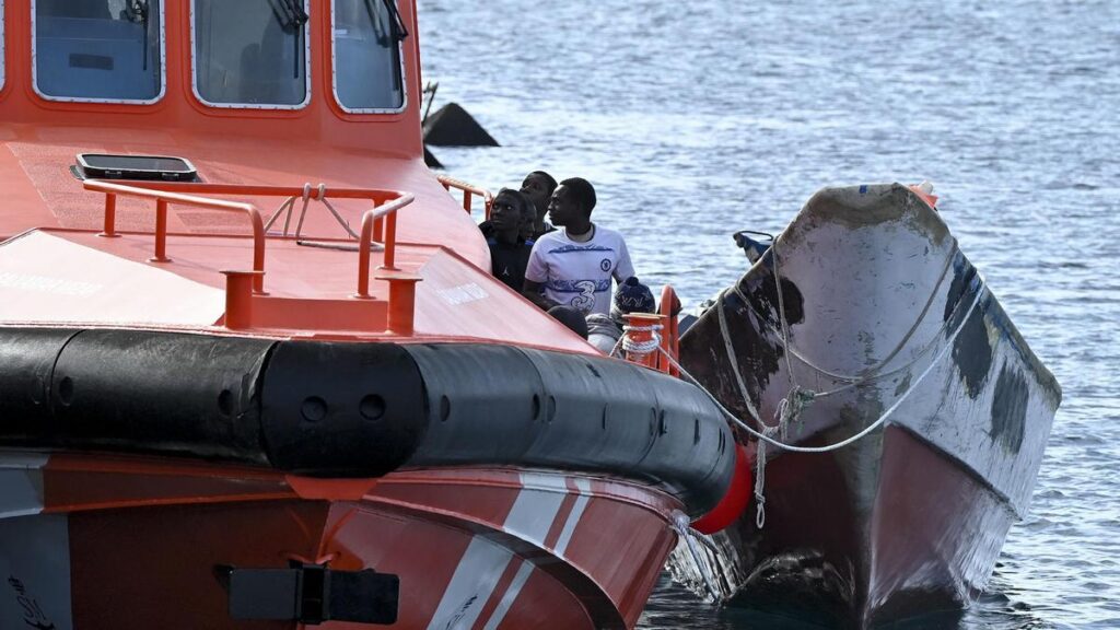 ponad 1000 migrantow uratowanych w ten weekend na wodach w poblizu wysp kanaryjskich