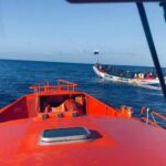 cztery ciala i 165 migrantow uratowanych z kajaka plynacego na wyspy kanaryjskie