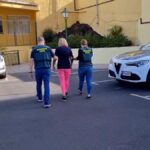 matka i syn aresztowani na gran canarii za kradziez zieciowi 24 000 euro