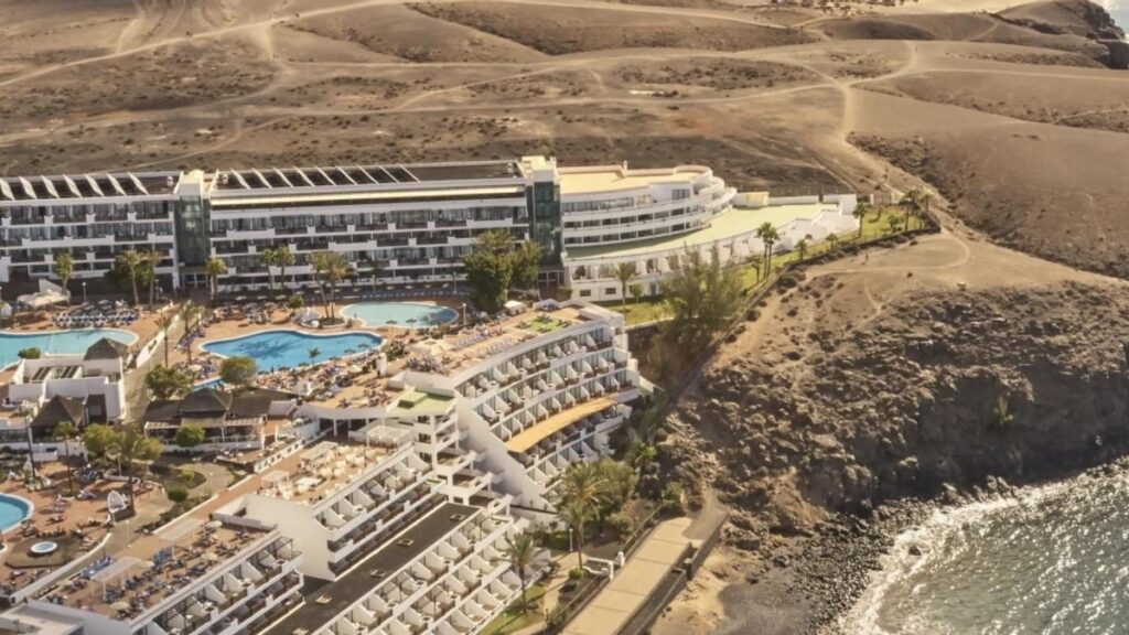 spor o legalizacje nielegalnego hotelu na lanzarote