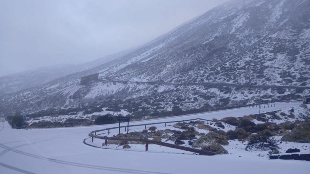 teneryfe paralizuje snieg park teide niedostepny