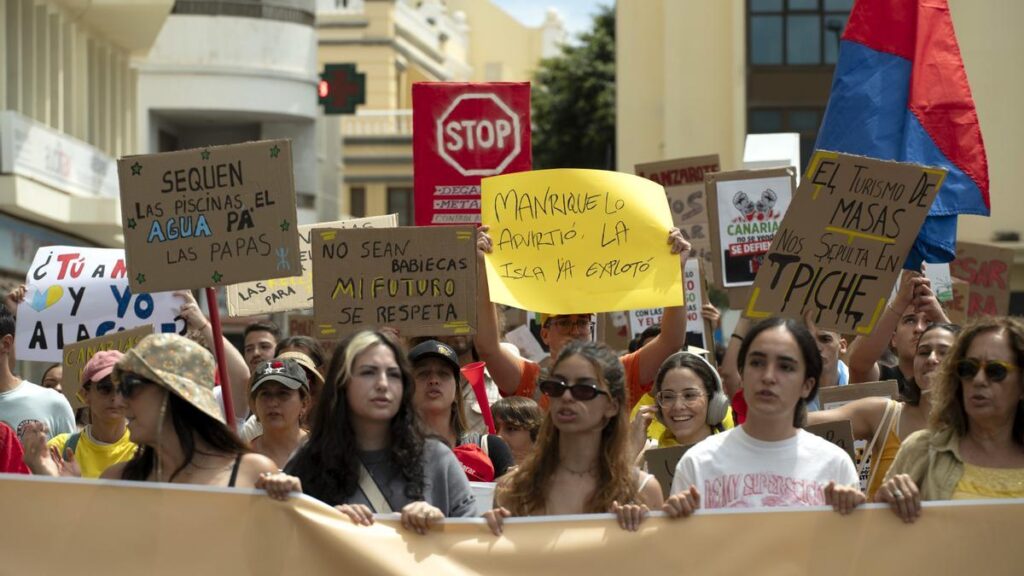 mieszkancy lanzarote protestuja przeciwko masowej turystyce