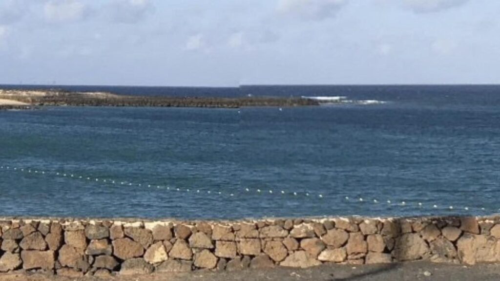 tragedia na lanzarote znaleziono cialo 60 latka dryfujace w morzu