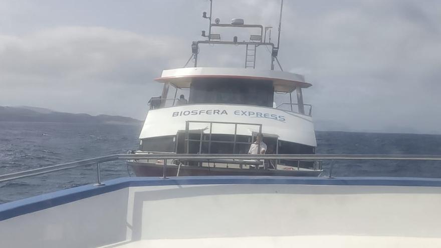 awaria promu z 150 pasazerami tuz przed portem na lanzarote