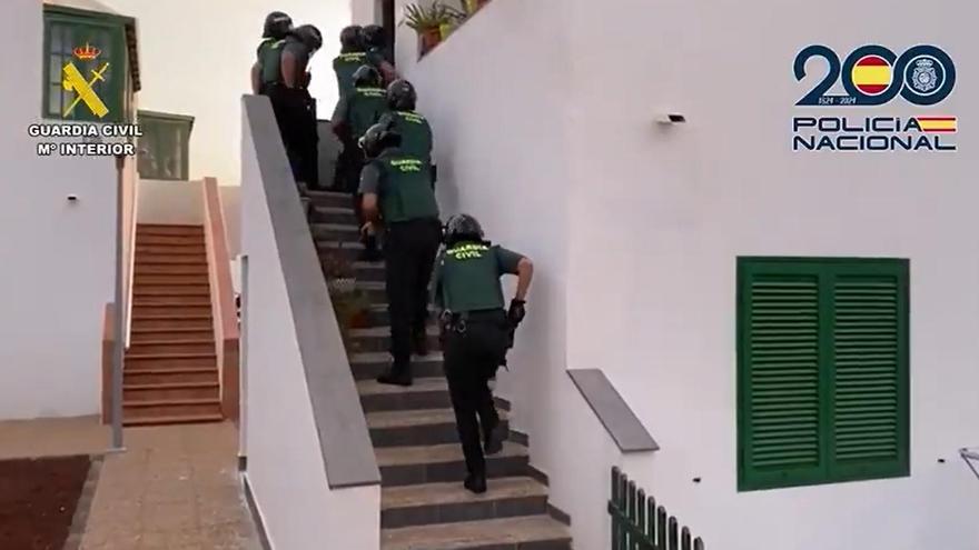 siatka handlarzy narkotyków przebierających się za policjantów