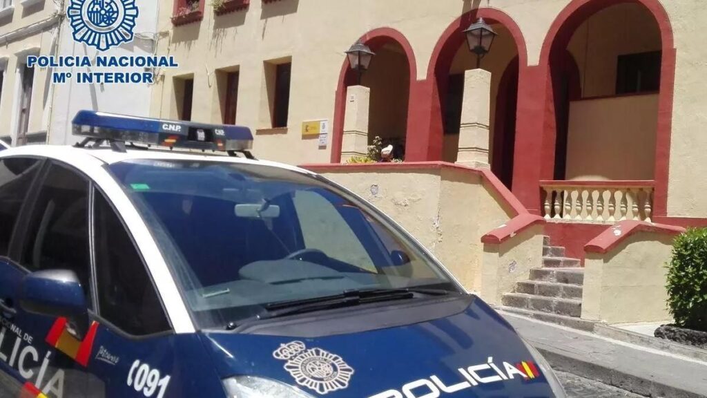 oszustwo w salonie na la palmie 50 ofiar pol miliona euro