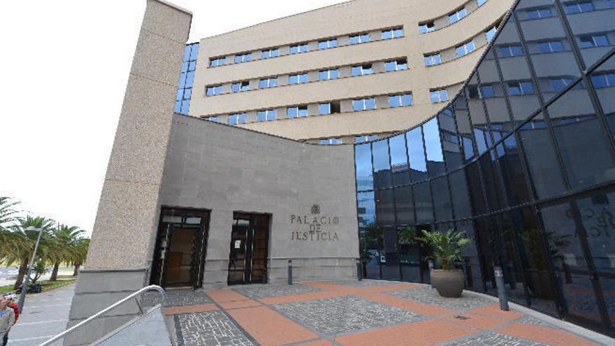 teneryfa 10 lat za probe zabojstwa z powodu urojen