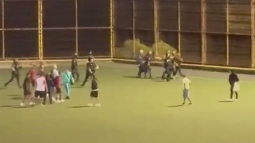 strzaly policji na meczu chaos na wyspach kanaryjskich