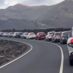 gigantyczne korki w parku timanfaya guardia civil interweniuje