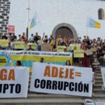 protest w adeje mieszkancy zadaja dymisji burmistrza