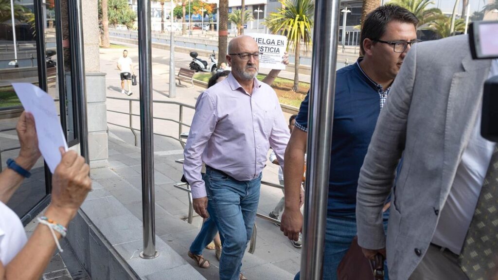 sprawa mediador byly posel i biznesmen przed sadem