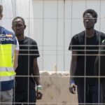 sad zwolnil 44 migrantow uratowanych u wybrzezy lanzarote