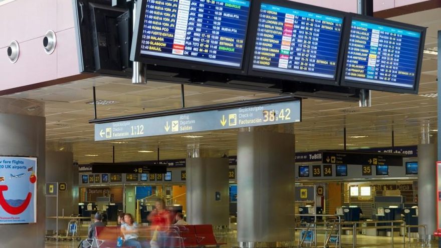 Cyberatak sparaliżował lotniska w Europie. Kanary bez zakłóceń