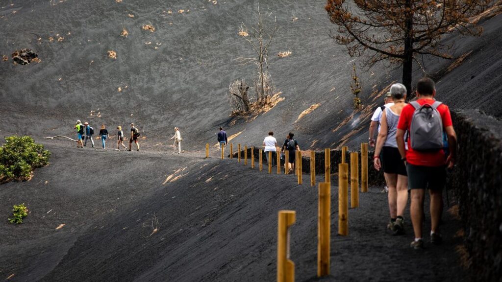 La Palma odzyskuje turystów 4 lata po erupcji Tajogaite