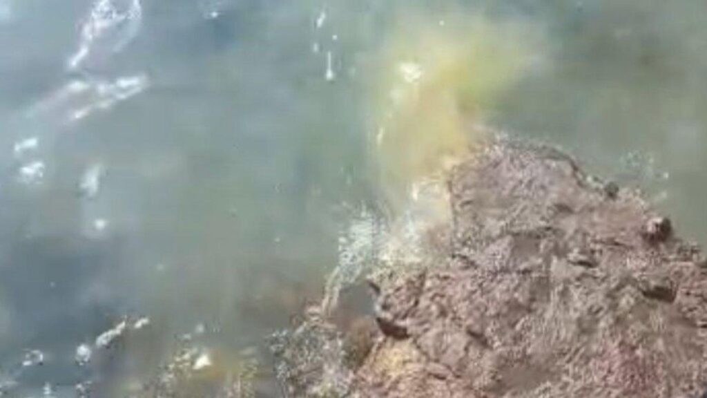Plaża El Reducto zamknięta przez zrzuty ścieków na Lanzarote