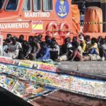 Tragedia na cayuco: 20 ciał w morzu, martwy 13 latek na dnie