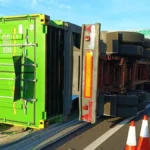 Wypadek ciężarówki na TF 2: kierowca ranny po wywróceniu