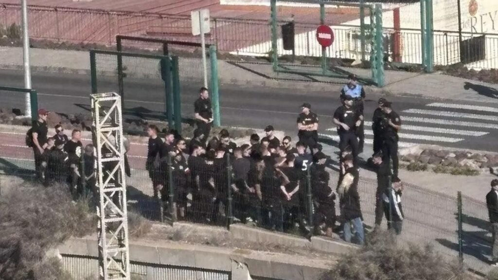 Zamieszki na Gran Canarii. Ultrasi RSD Alcalá siają terror