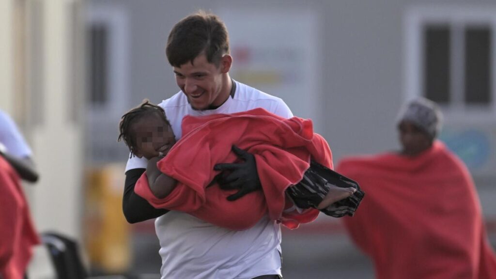 100 mln euro dla kanarow na nieletnich migrantow krytyka