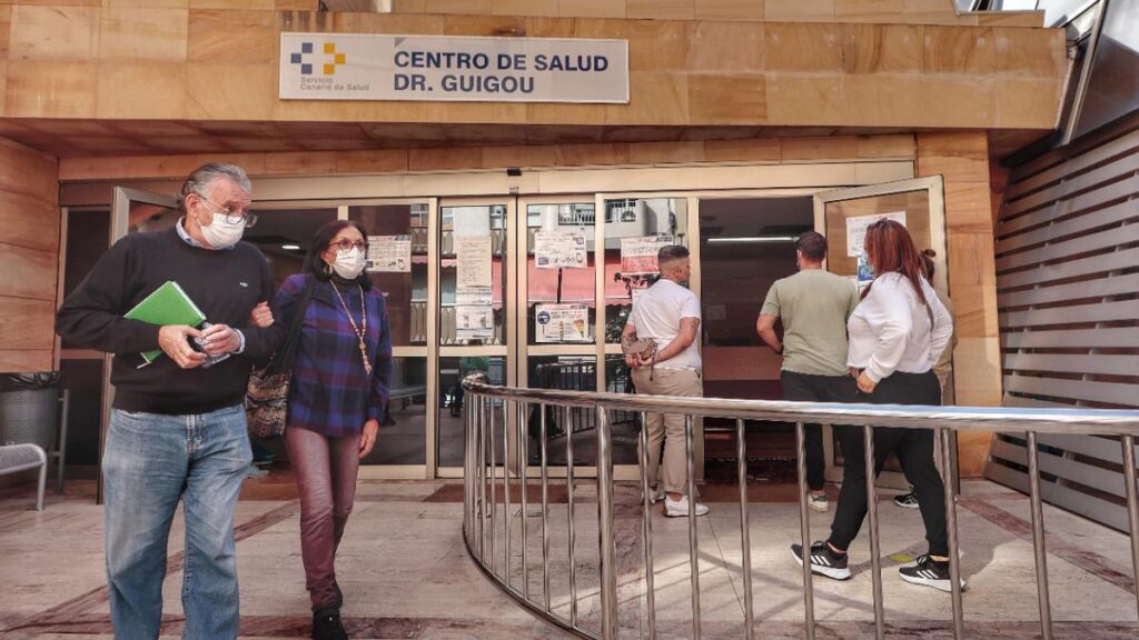 epidemia grypy wyspy kanaryjskie obowiazek maseczek