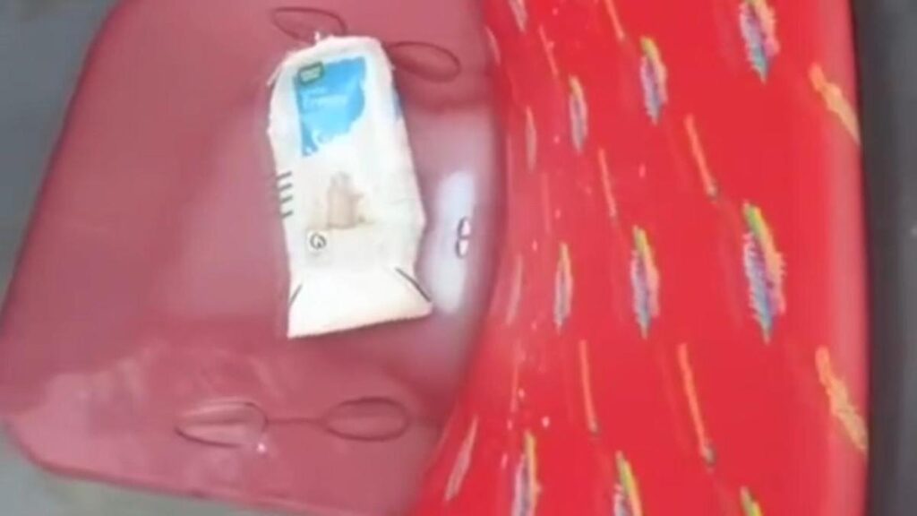 litr mleka zrzucony na autobus z dziecmi las palmas