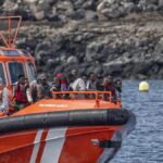 spadek migrantow wyspy kanaryjskie 2025 dane