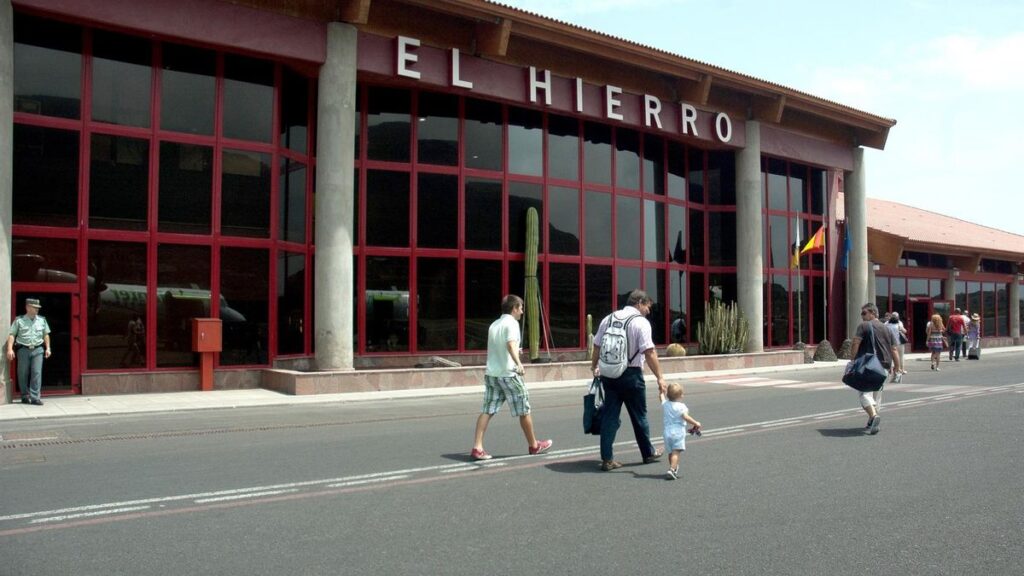 chaos na niebie zla pogoda loty wyspy kanaryjskie