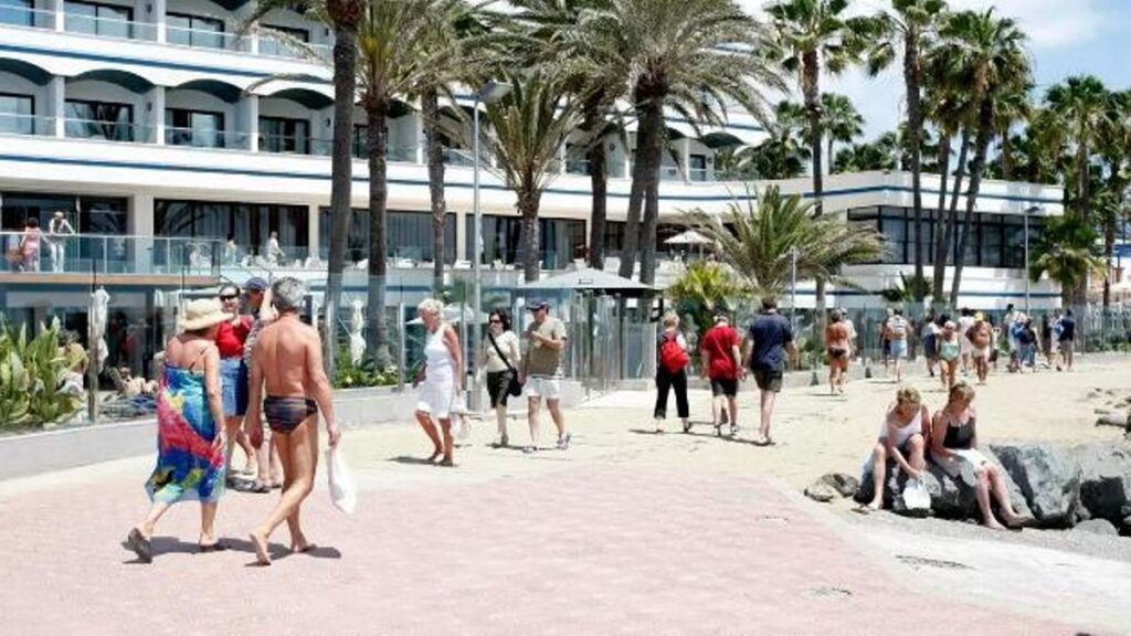 wyspy kanaryjskie rekord turystyczny 2025 dane ine