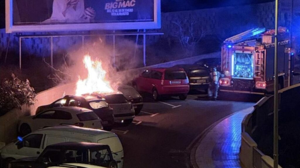 cztery samochody spalone adeje zatrzymanie podejrzanego