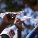 mlodzi uchodzcy kanary rezygnuja azyl relokacja