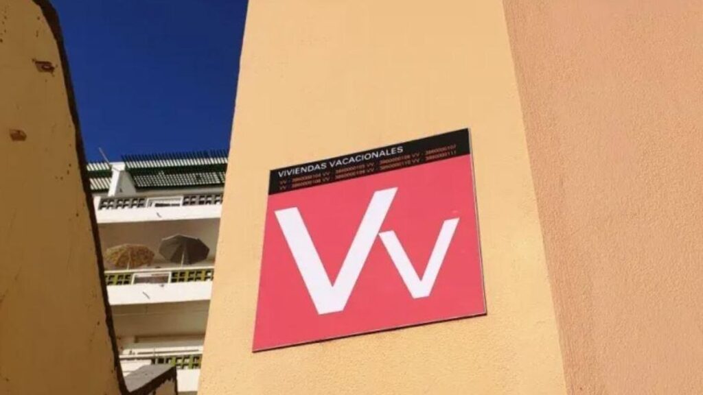 spadek liczby mieszkan turystycznych wyspy kanaryjskie dane ine