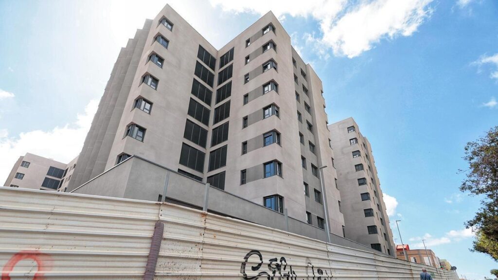 100 milionow euro ric remonty mieszkania kanary