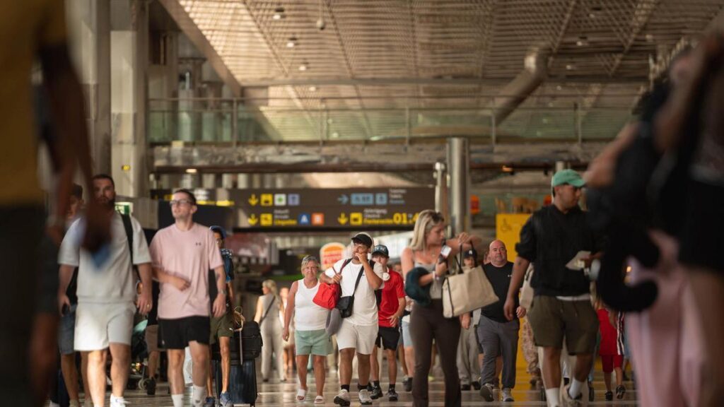 air canada bezposrednie loty teneryfa toronto montreal