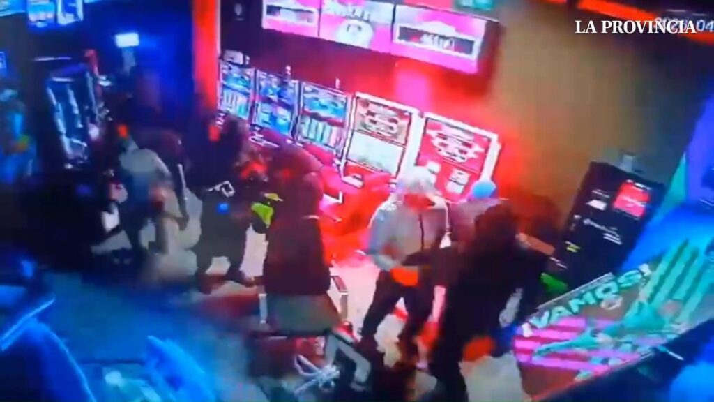 brutalny napad salon gier telde gran canaria