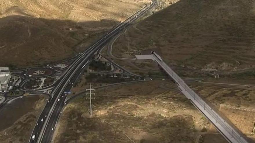 pociag poludniowy teneryfa sceptycyzm samorzadowcow