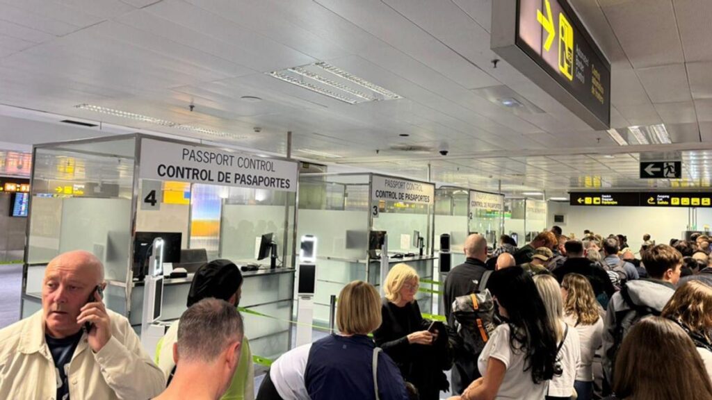 chaos teneryfa ryanair lotnisko system ees