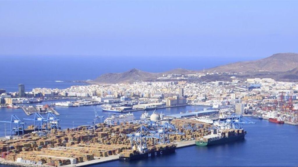 wyciek oleju napedowego port las palmas gran canaria prealarm