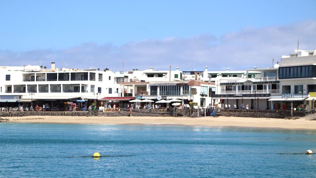zakaz kapieli playa blanca lanzarote zniesiony
