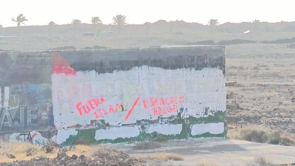 mural palestyna costa teguise zniszczony