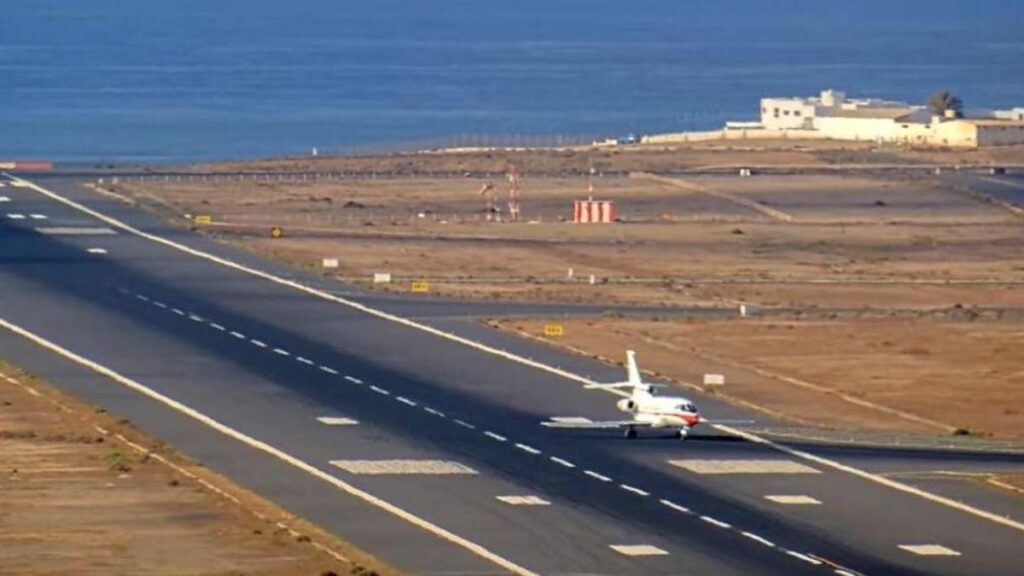 pedro sanchez wakacje lanzarote powrot
