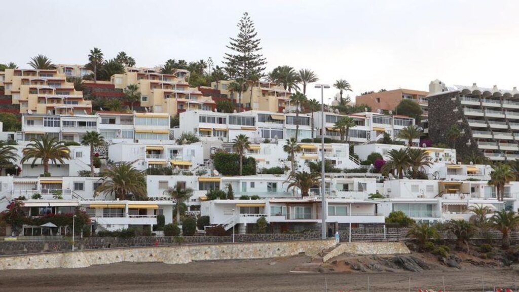 wlasciciele lanzarote ustawa turystyczna sprzeciw