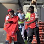 kanary groza pozwem triage maloletnich migrantow