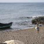 lodz z imigrantami lanzarote playa bastian