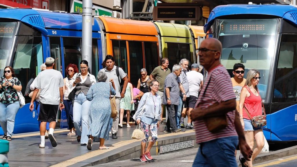 tramwaj teneryfa braki personelu opoznienia